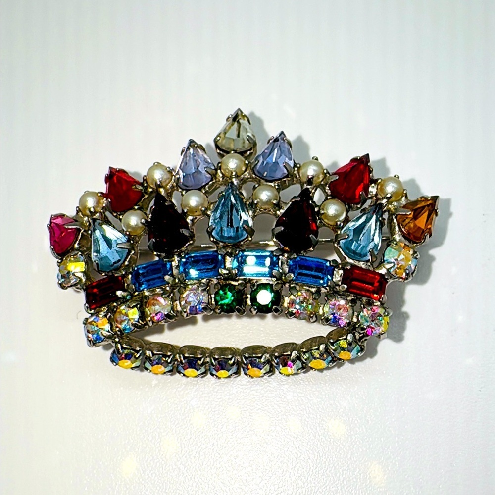 Vintage B. David Crown Brooch.​​
